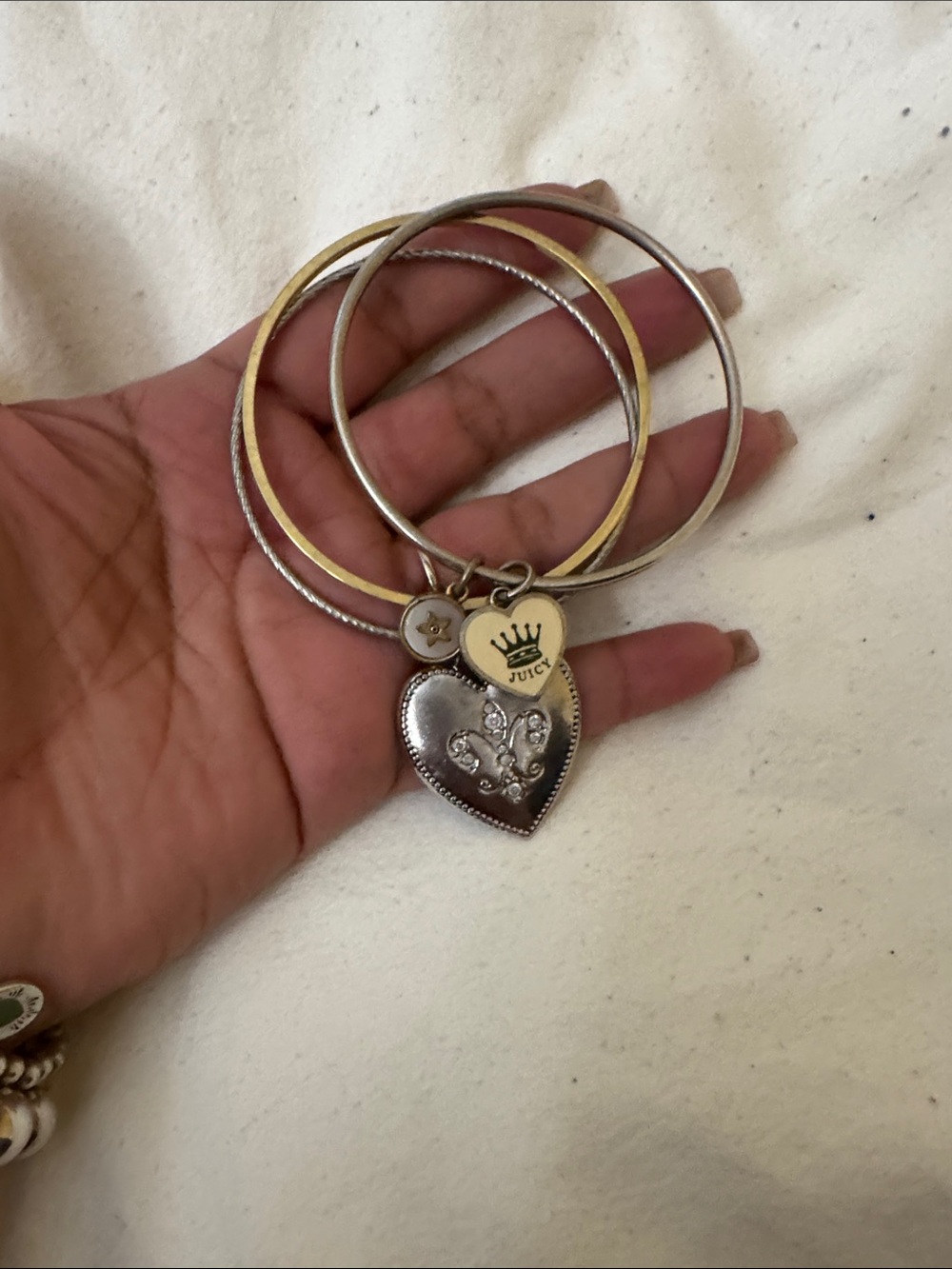 Pre- Own Juicy Couture Silver Tone Heart Charm Bangle Set with Logo Discs - Picture 8 of 9